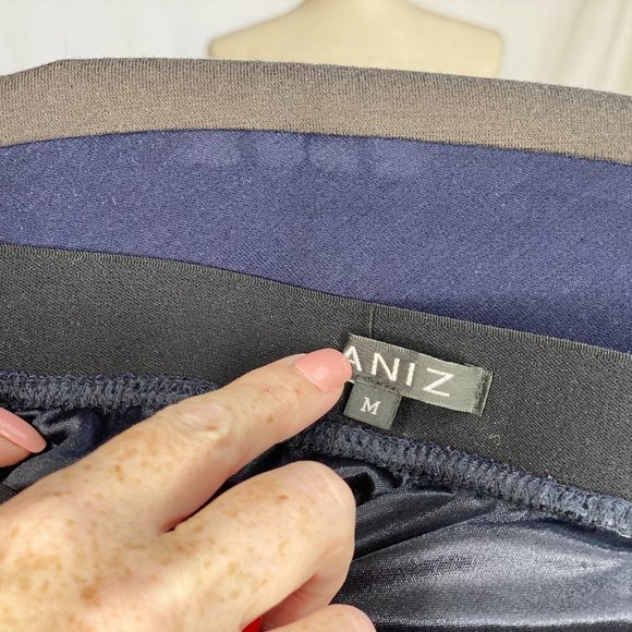 PANIZ Pleated Dual Stripe Skirt - Picture 4 of 8